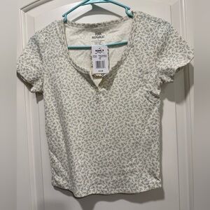 Pink Republic White Floral Top with Blue Flowers - Women’s Size Small